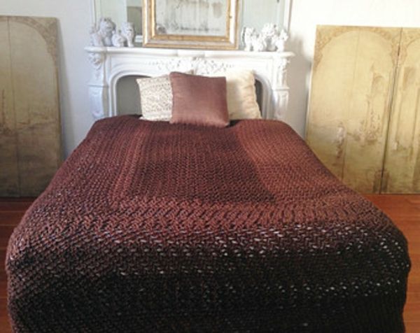 bedspread-in-brown-creative-bed-modell-extravagant utseende
