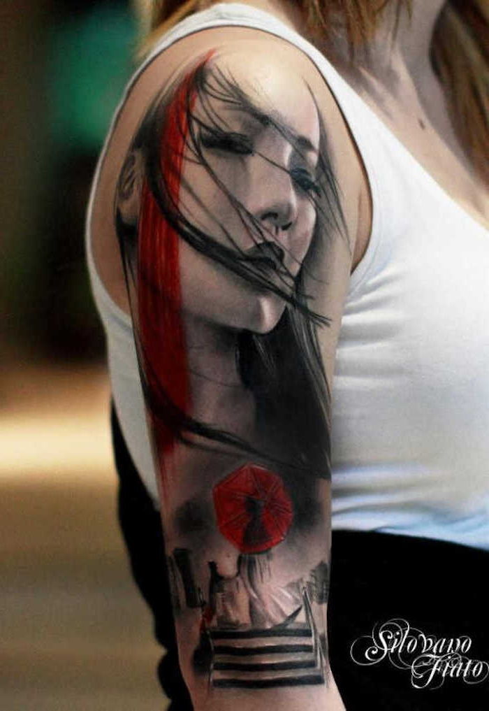 tatuaż ramię kobieta, japoński tatuaż w kolorze czarnym i czerwonym