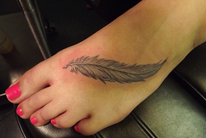 tatuaj tatuaj, tatuaj picior, tatuaj realist în negru și gri