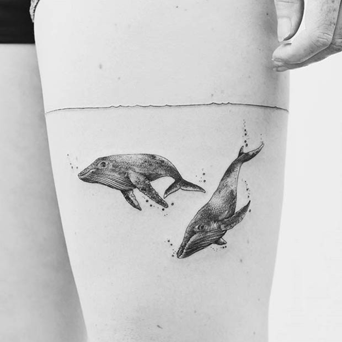 tatuaż na udzie, wieloryby, tatuaż nóg, podwodny, czarny