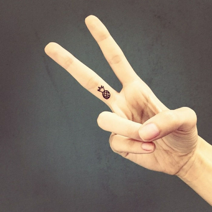 bellissimi tatuaggi ananas piccolo mini discreto tatuaggio sul dito il segno del tatuaggio temporaneo di pace