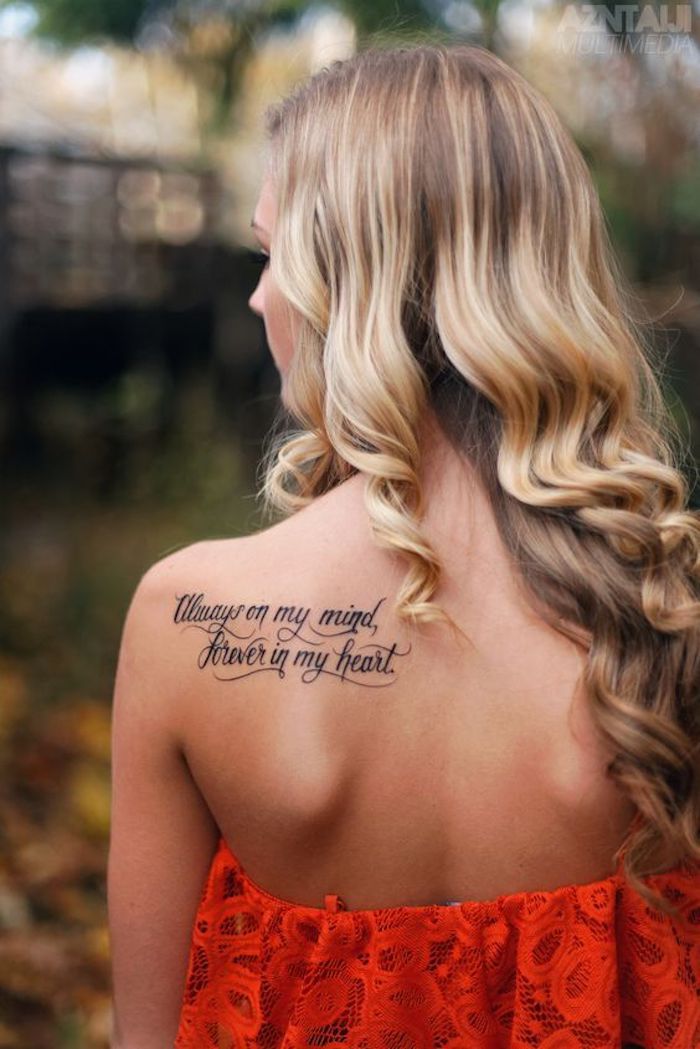 Tatuaj spune pentru femei în rochie roșie un tatuaj despre dragoste veșnică