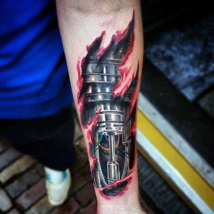 moške tetovaže, moški s tridimenzionalno tatoo s strojnim motivom