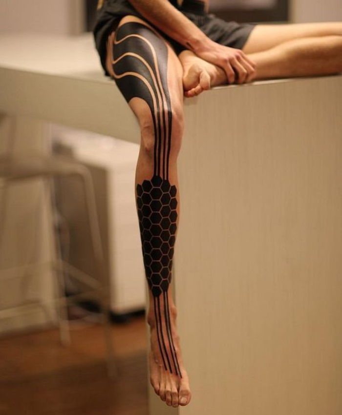 tatuaże na nogi, pomysły na tatuaż dla kobiet, fajne pomysły na tatuaż