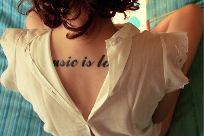 Powrót tatuaż, muzyka to miłość, muzyka to miłość, fajne pomysły tatuażu dla kobiet