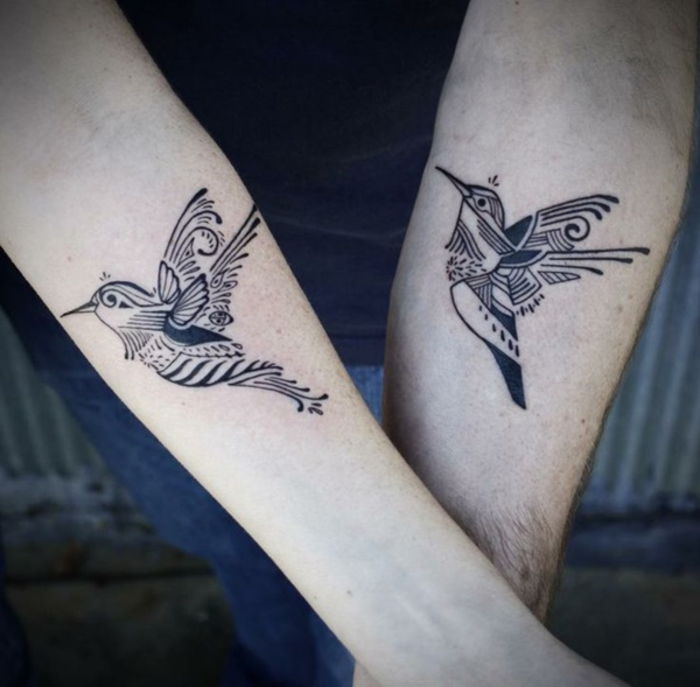 tatuaggi per coppie, due voegel, tatuaggi che si completano a vicenda, tatuaggi per due