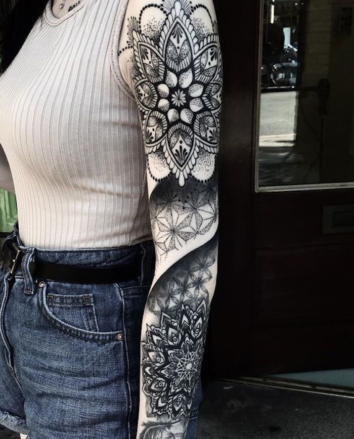 rukáv tetovanie návrhy, mandala tetovanie s mnohými prvkami
