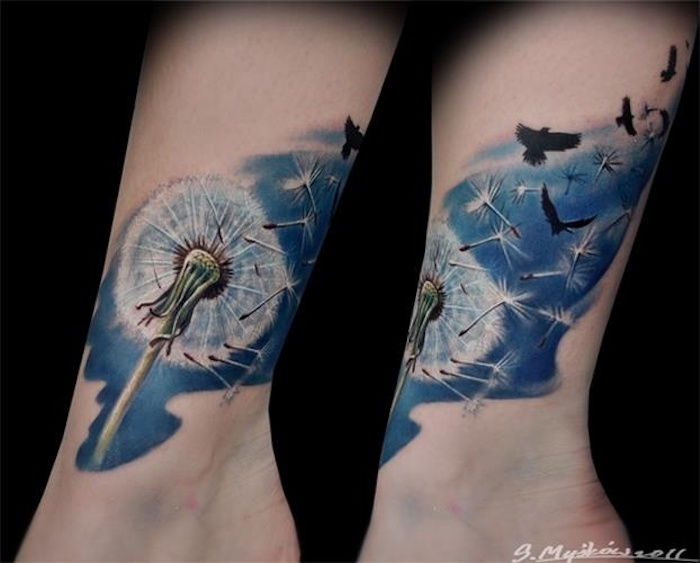 simboluri tatuaj, tatuaj colorat cu minge de blowball și păsări