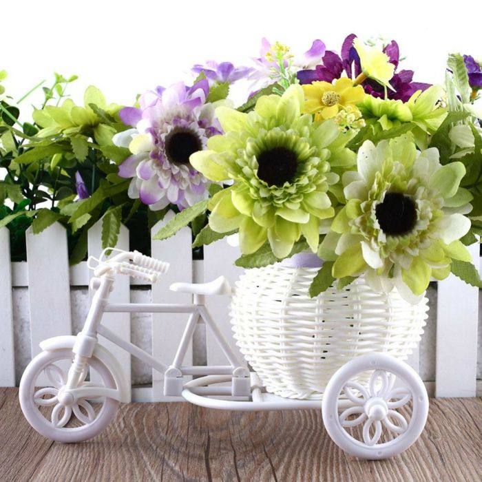 mini gėlių puodai dviračių idėja gėlių puode dizainas saulėgrąžų balta geltona ir žalia papuošti idėja