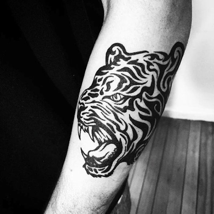 kmeňové tiger tetovanie, muž, paže, rameno tetovanie, tiger hlava