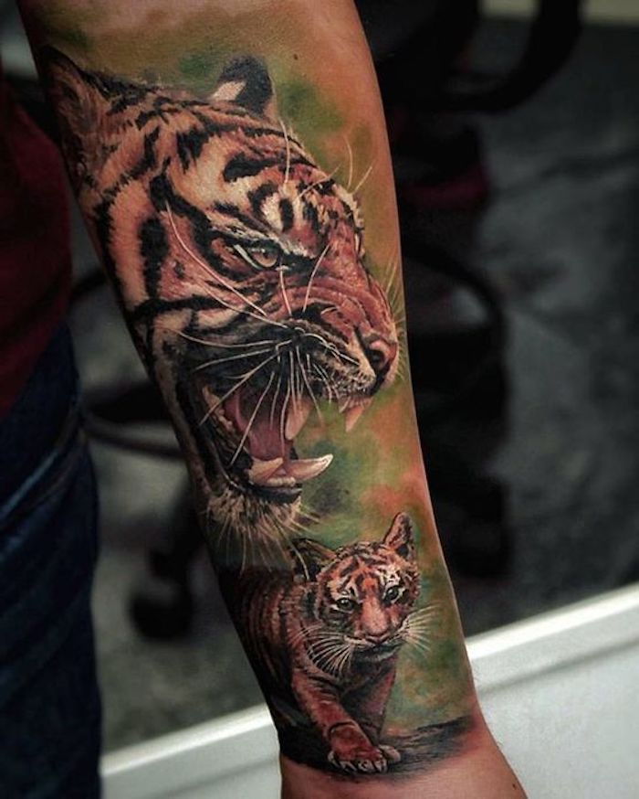 tatuaggio testa di tigre, tatuaggio colorato, tatuaggio braccio, uomo