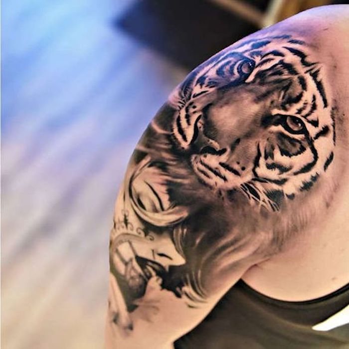 Tiger tatueringar, tigerhuvud, tatuering i svart och vitt