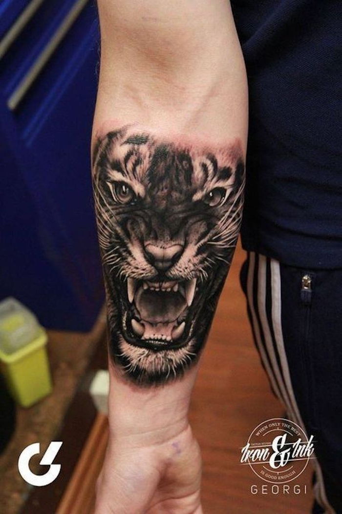 tatuaggio testa di tigre, tatuaggi in bianco e nero