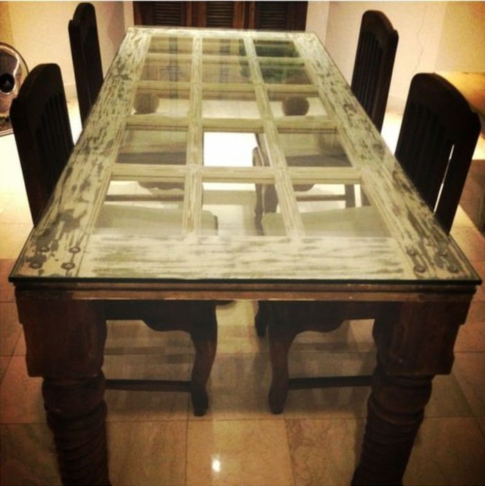 table-of-age-deur-by-black-stoelen