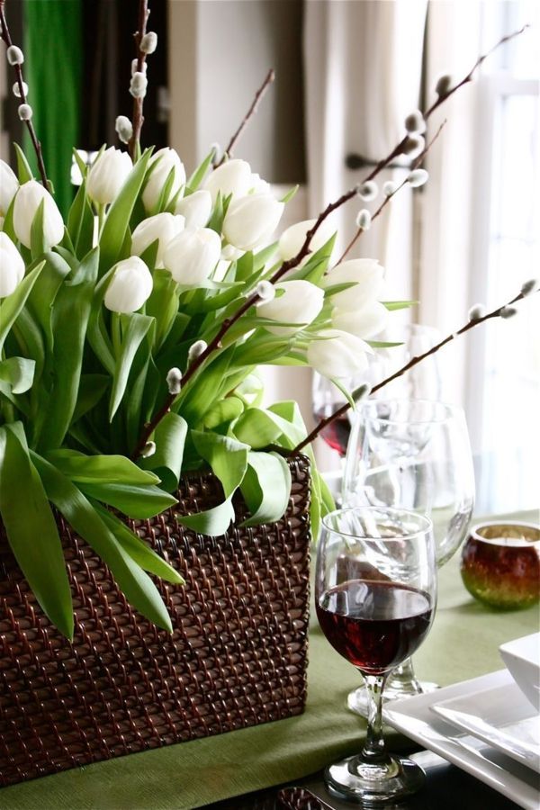 Tischdeko-za-spomladanskih-ideje-za-velikonočna miza dekoracijo-belo-tulipani