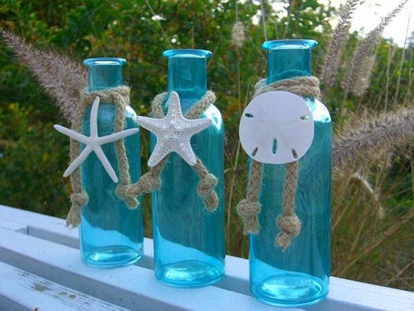 Butelka w wielki pomysł niebieskim dekoracji tarasu