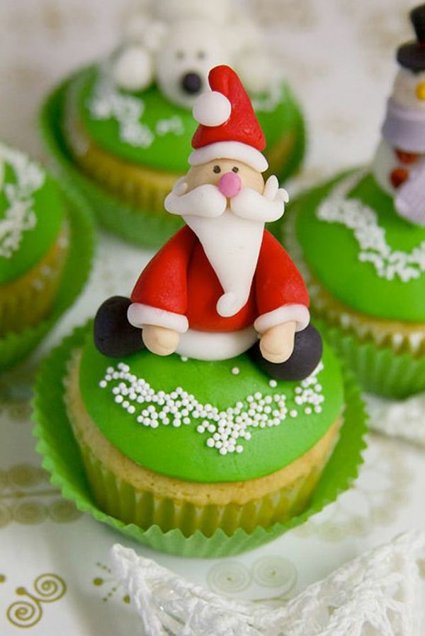 stora idéer-för-Weihnachtscupcakes-med jultomten