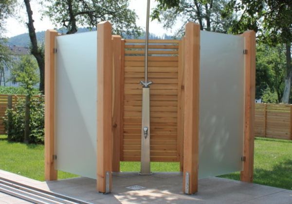 elegante jardim-shower-com-cabine