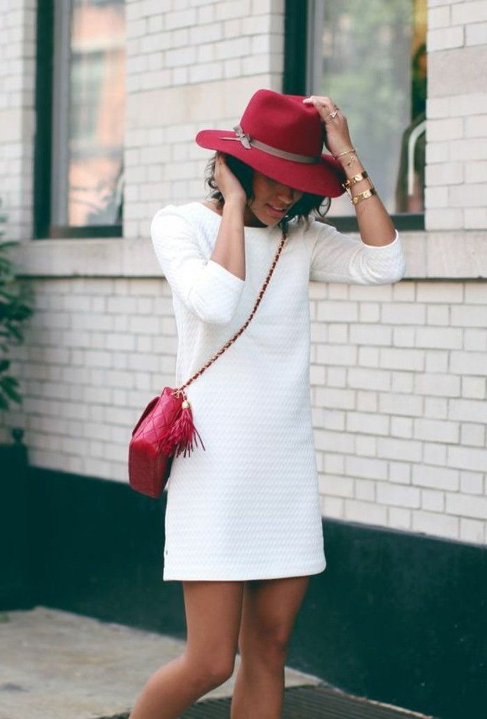 great-vestido-em-branco-de-atraentes-moderna-mulheres