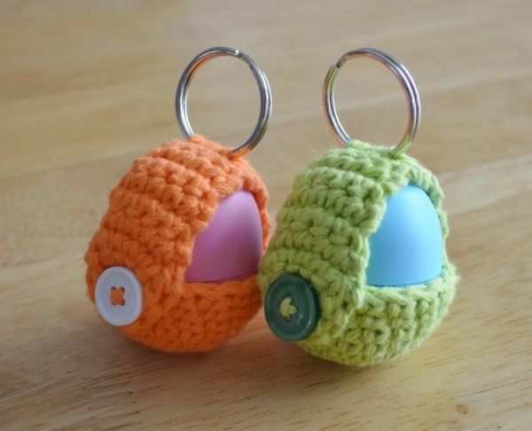 anahtarlıklar tığ işi yeşil-ve-turuncu-crocheting anahtarlıklar kişiselleştirin
