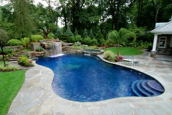 grande piscina in giardino disegno idea Waterfall