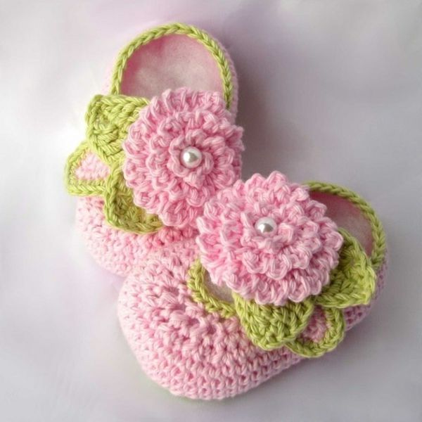 sapatos-grande-ideias-para-crochet-sweet-baby grande-design-crochet-bebê sapatos-com-flores-crochet-de-rosa - verde
