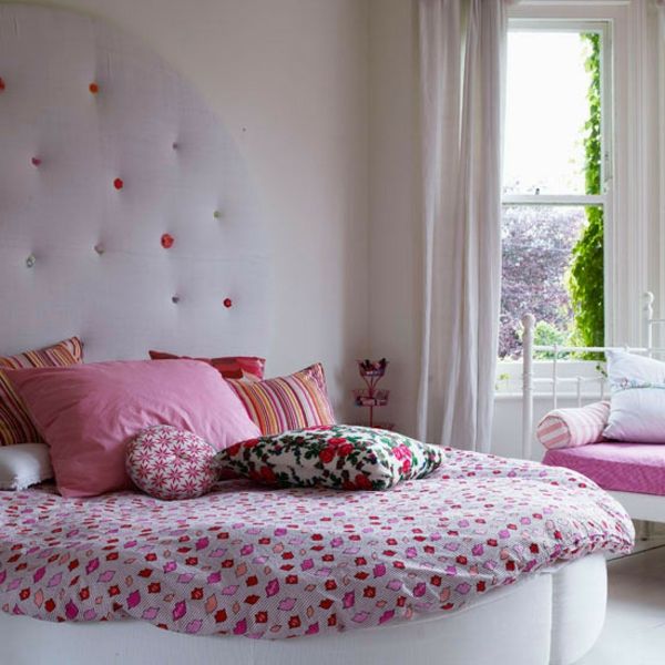 pra-ružová spálne biela múr