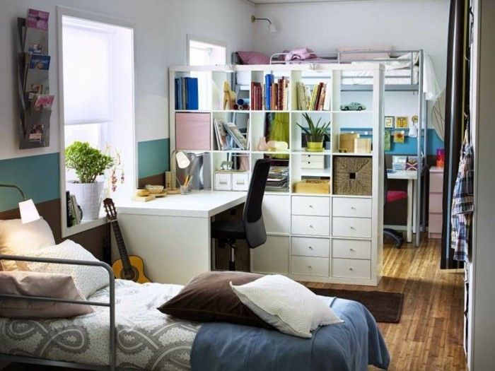 partitie-shelf-nursery-books shelf-scheidingswand-scheidingswand-planken-slaapkamer-single bed-houten vloer-desk gitaar