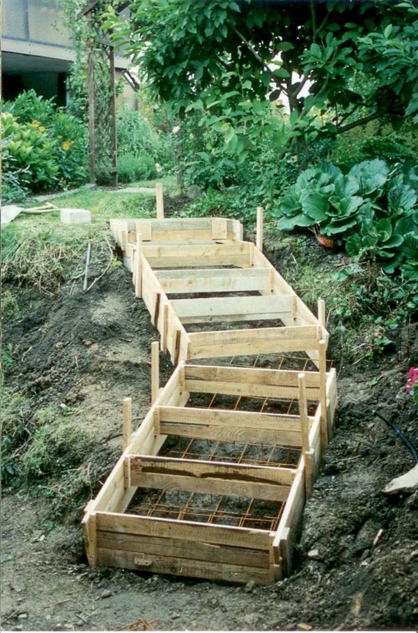escada-auto-construção-para-o-jardim-ainda no processo de construção