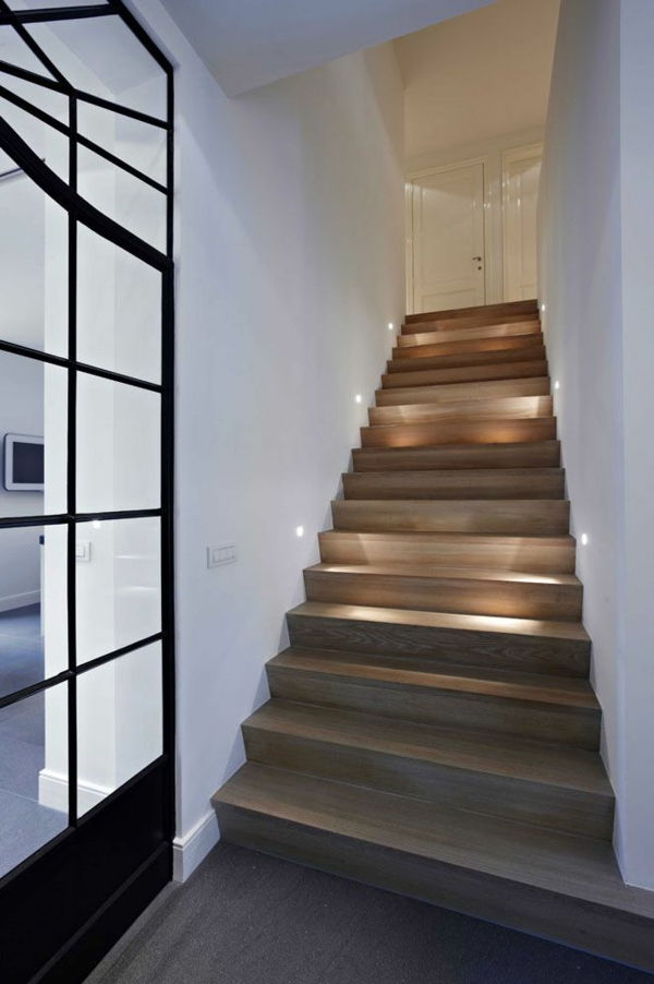 merdiven-aydınlatma-ilginç-modern-tasarım-beyaz duvarlar