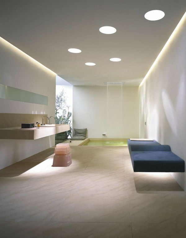 -ultra-pra-interiér-Design-in - kúpeľňa stropné svietidlá