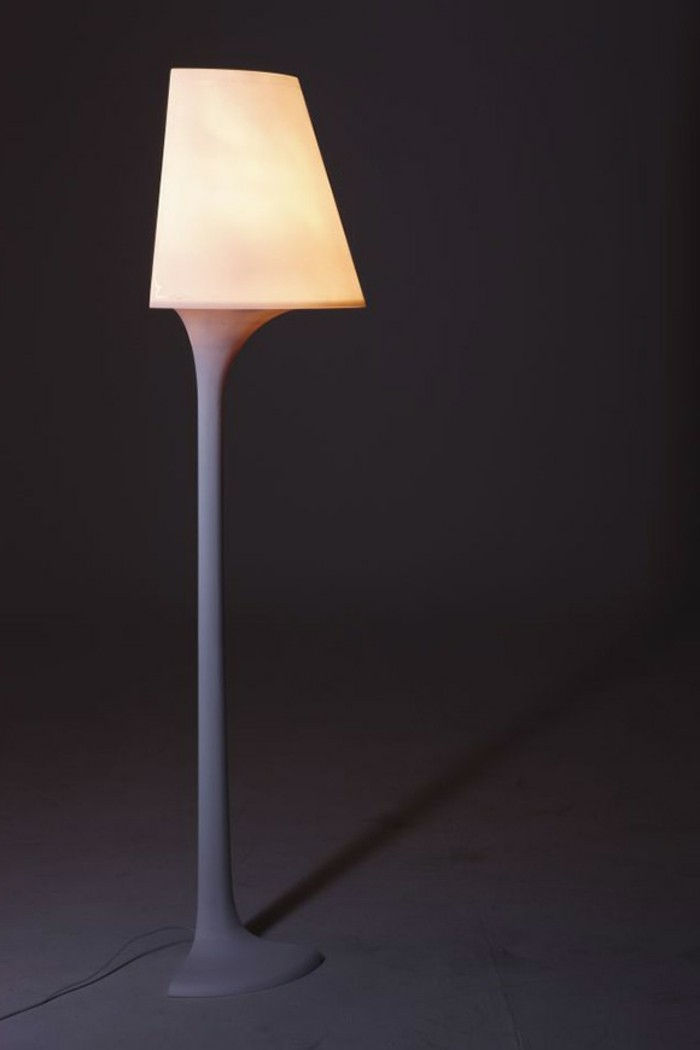 ultramoderné stojace lampa, dark-background-super-design