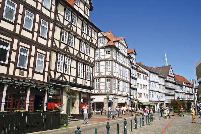 De vackraste platserna för världsarkitektur i staden Hannover Gamla byggnader