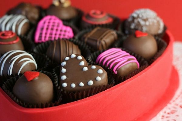 Valentino dienos idėjos-romantiškos idėjos-šokoladas / saldainiai / širdelės / idėja