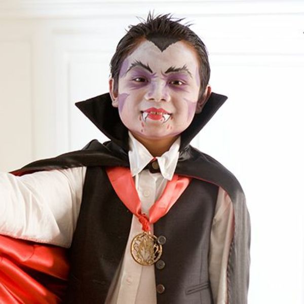 maquiagem de vampiro-criança-drácula-make-up-roupas bonitas