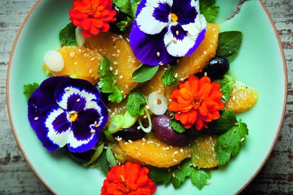 Salada com flores