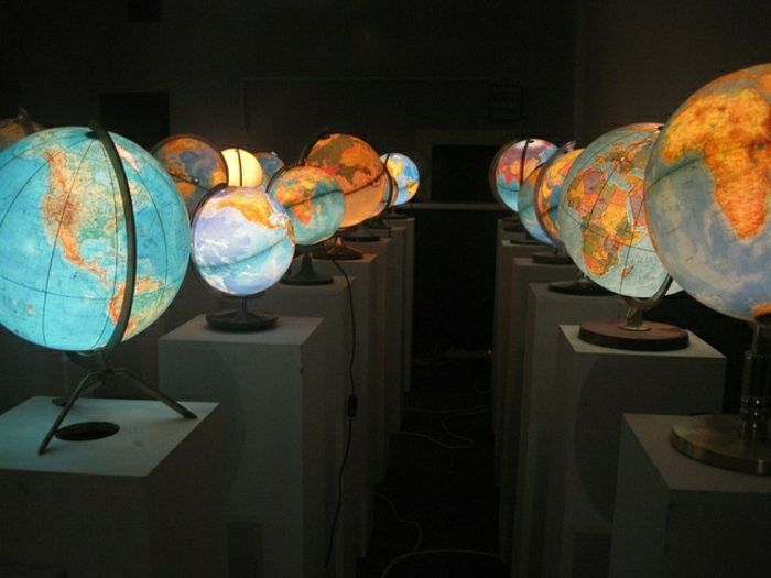 Različne osvetljeni globusi nočni omarici branje svetilka svetilke