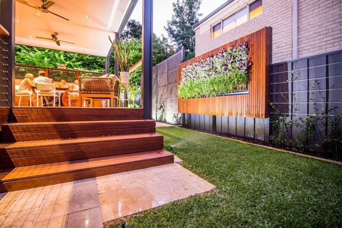 sodobna hiša z vertikalno zasaditvijo kot vrtnarjenje na vrtu