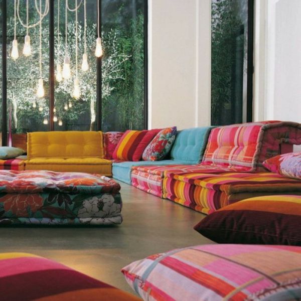 daugiaspalviai-orientaliniai sėdynės pagalvėlės sienos pagamintos iš stiklo