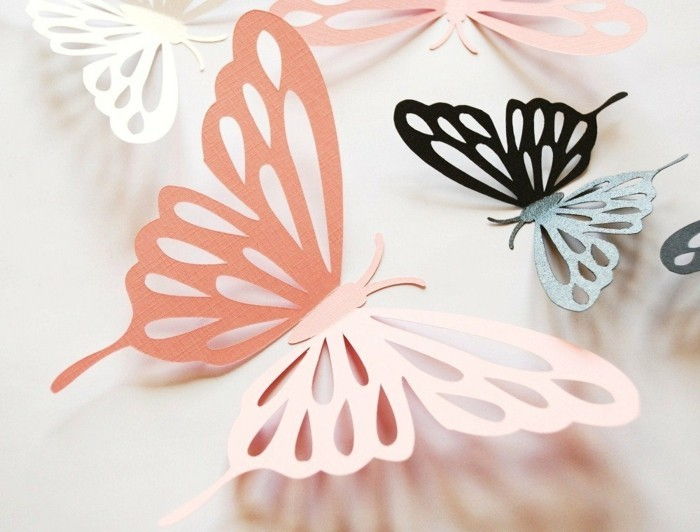 many-różne-modele-motyl-Tinker-kremowej barwie