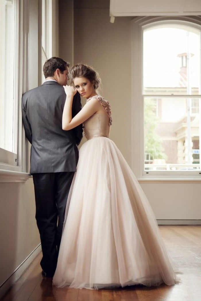vintage svadobné šaty v ružovej