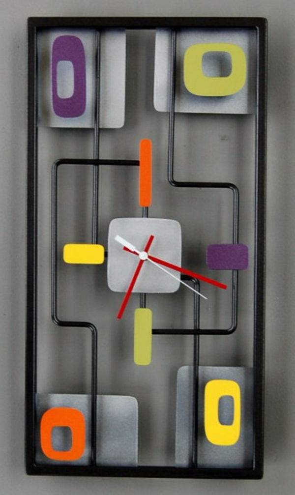 vintage wall clock interesting - spalvinga figūra