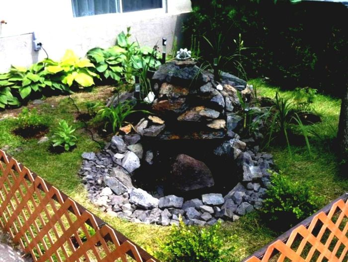 narediti manjši vrt enostaven za vzdrževanje s ribnikom na sredini