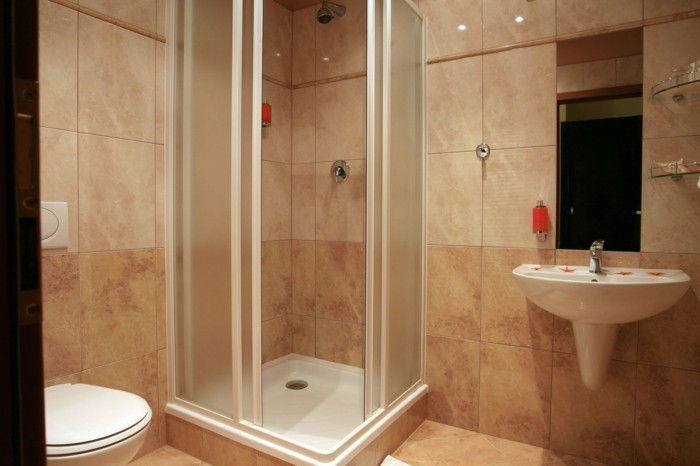walk-in-sprcha-in-skle-zaujímavých-interiérových-nápady-pre-bad