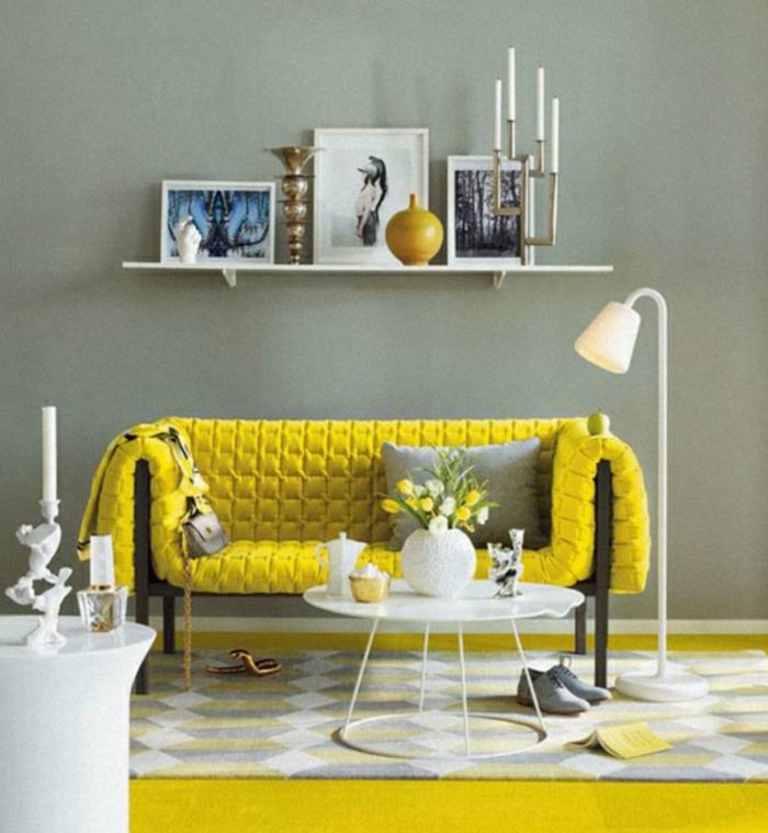 vegg farge og grå-stue-gul-sofa