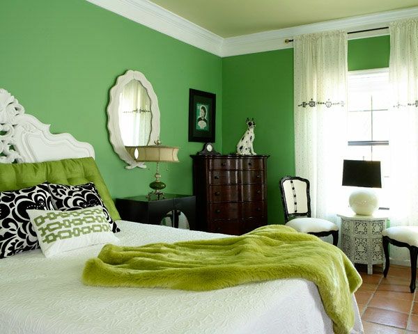 vegg-farge-mønster-grønn-farger-soverom-fargerike puter