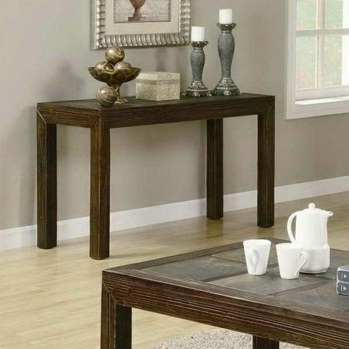 Farba steny-trendy-šedej farby múru-dve drevené stoly