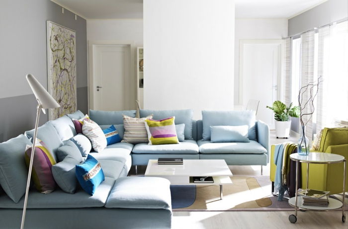 schemă de culoare albastru perete în living-canapea-in