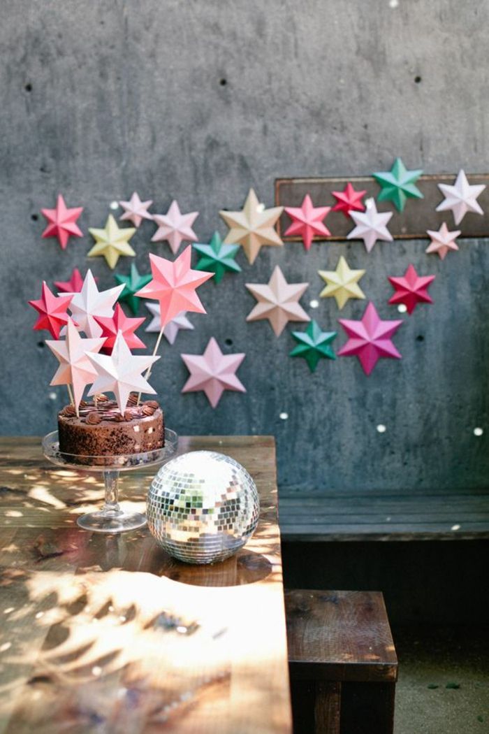 väggdesignfärg original-hantverk idéer färg-stars-in-the-grå ​​vägg