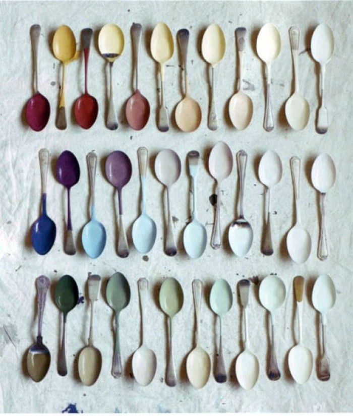 väggdesign-med-färg många gammel spoon-in-the-wall